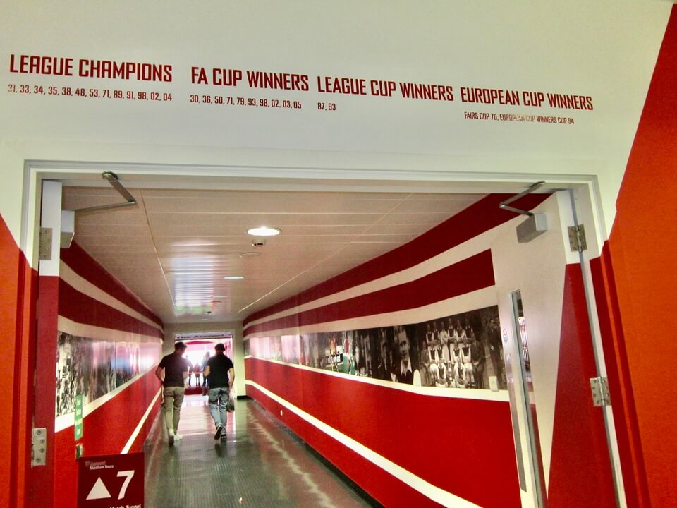 premier league table april 2026 arsenal title race